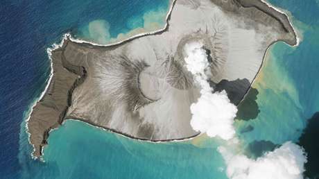 VIDEO: Graban de cerca la erupción en Tonga, que generó un tsunami en la costa de Japón
