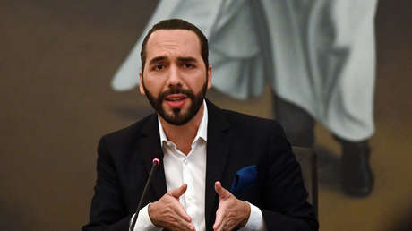 "DGAF": La inédita respuesta de Bukele a la calificadora que alertó sobre los riesgos del bitcóin para la deuda de El Salvador (y qué significa)