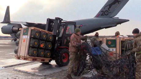 VIDEO: Ucrania recibe sistemas de armamento ligero antitanque británicos