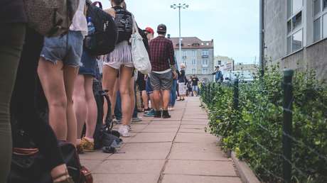 Un joven británico revela cómo consigue ganar hasta 200 dólares al día sin hacer prácticamente nada