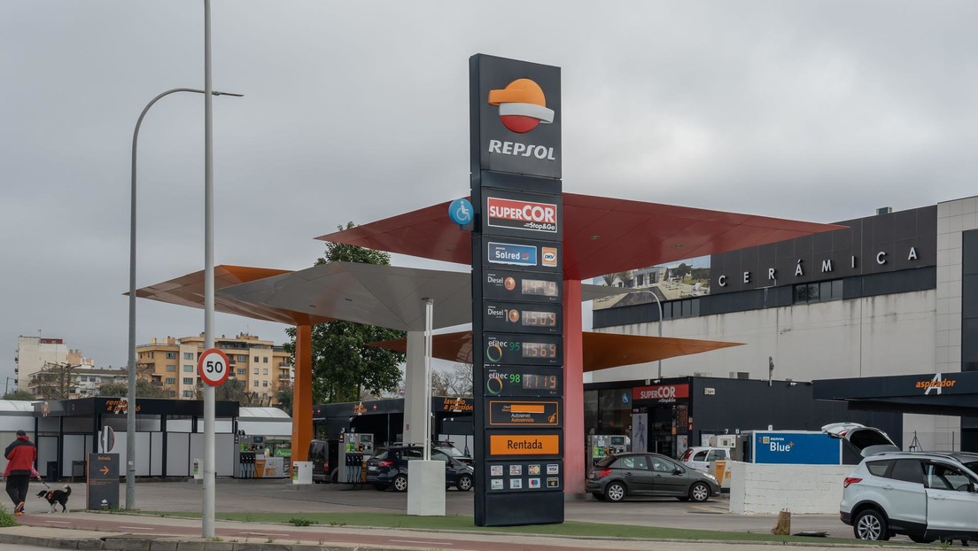 El precio de la gasolina en España bate su máximo en diez años con el litro a más de 1,5 euros