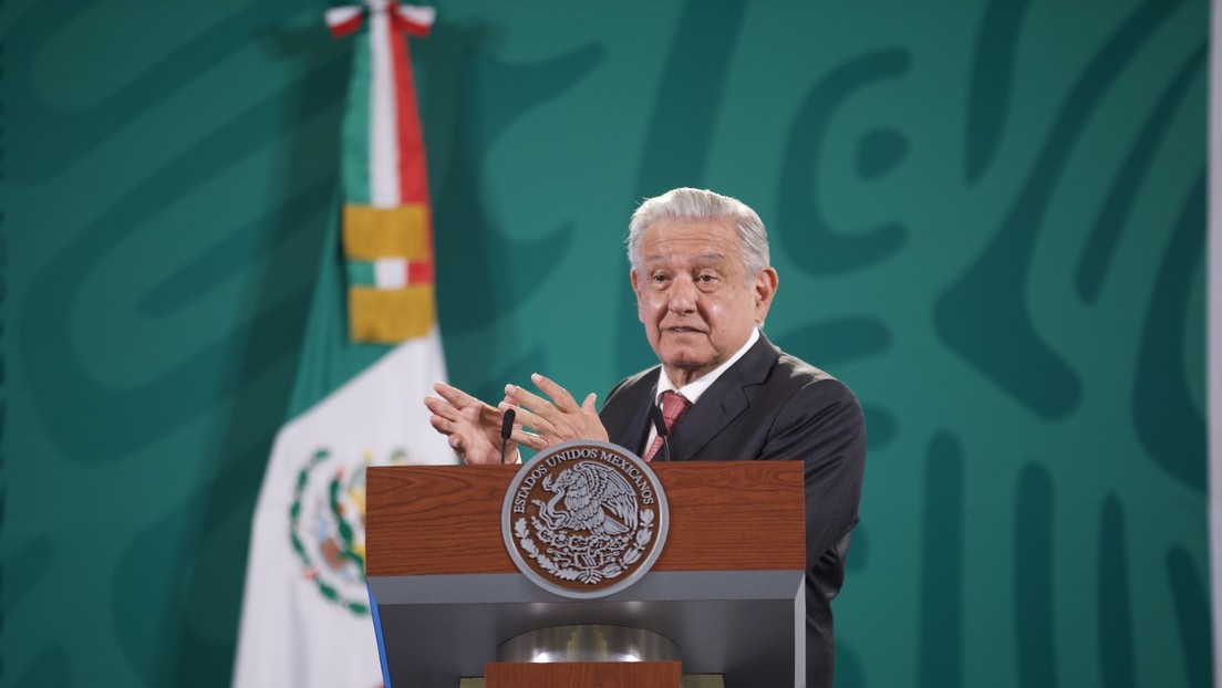 López Obrador expresa su apoyo a Pedro Castillo y señala al "conservadurismo" como responsable de la crisis política en Perú