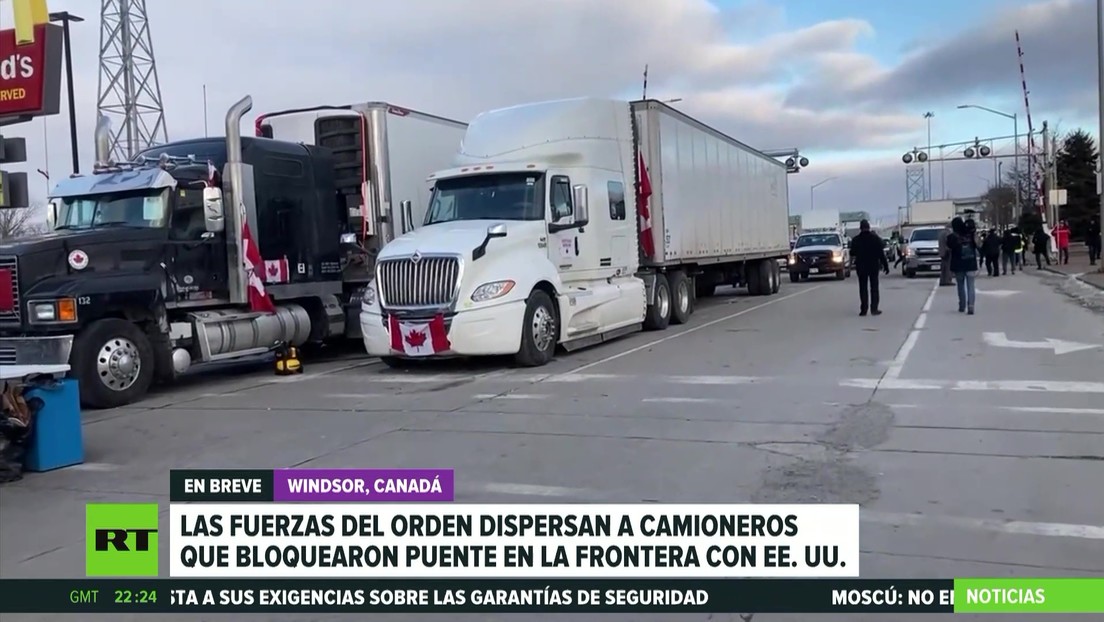 Las fuerzas del orden dispersan a camioneros que bloquearon el puente en la frontera entre EE.UU. y Canadá