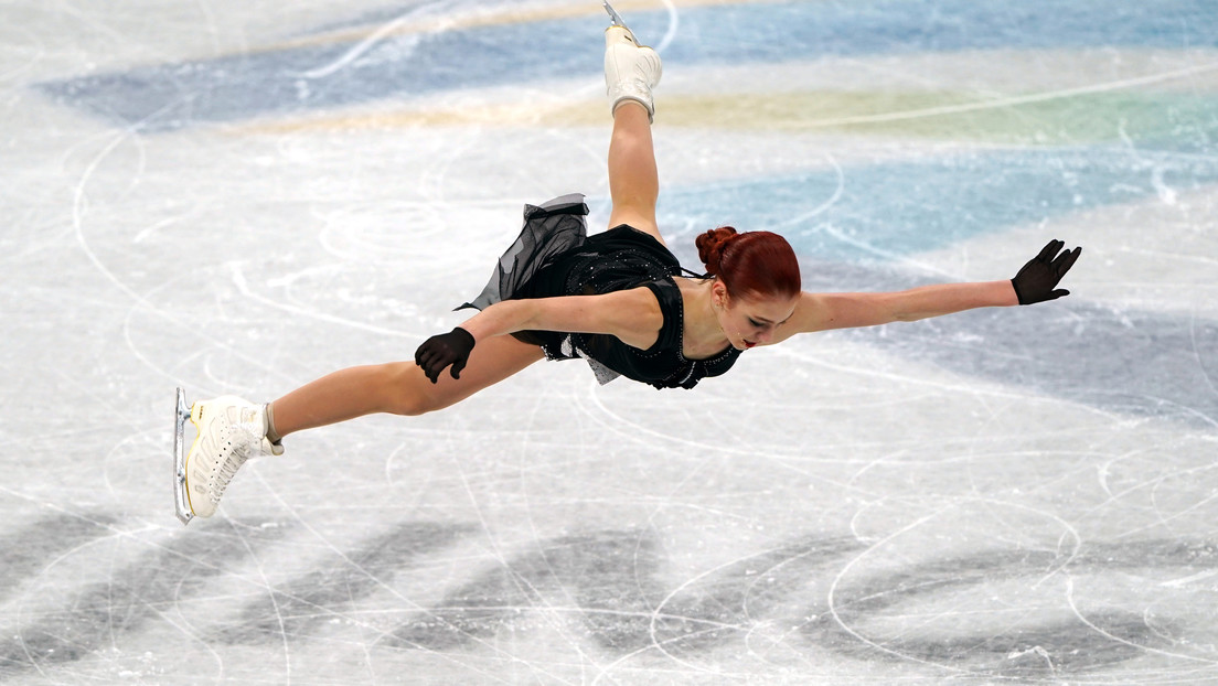 La deportista rusa Alexandra Trúsova se convierte en la primera patinadora en completar cinco saltos cuádruples