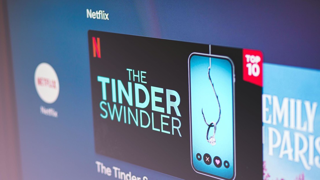 El estafador del documental de Netflix 'The Tinder Swindler' planea lanzar un 'reality show' donde las mujeres compitan por él