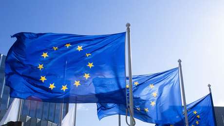 Francia y Rusia anuncian la preparación de una reunión "al más alto nivel" para definir "un nuevo orden de paz" en Europa