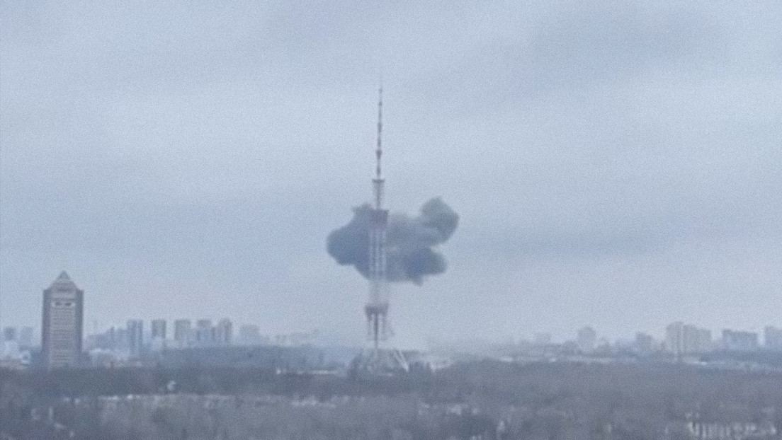 VIDEO: Reportan una explosión en una torre de telecomunicaciones en Kiev