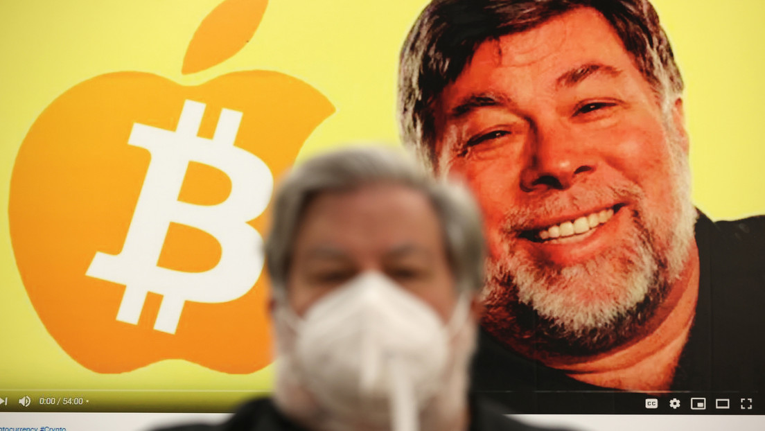 Steve Wozniak cuenta cómo vendió todos sus bitcoines salvo uno porque se asustó y predice que la criptomoneda llegará a los 100.000 dólares