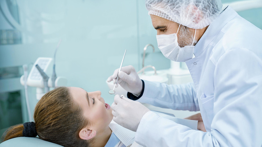 Un dentista es declarado culpable de haber dañado los dientes de miles de pacientes para cobrar por arreglárselos