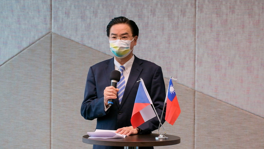 Taipéi: "Lucharemos muy duro para proteger la soberanía de Taiwán" de la China "autoritaria"