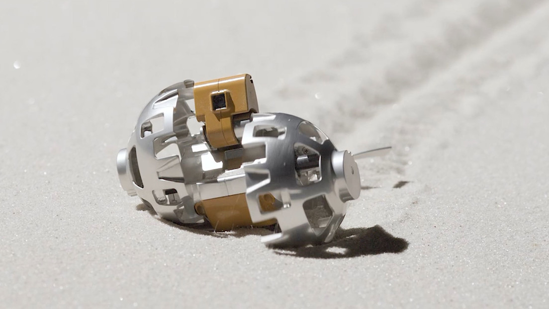 VIDEO: Japón crea un robot lunar ultracompacto, ligero y convertible con la ayuda del fabricante de juguetes que inspiró los Transformers