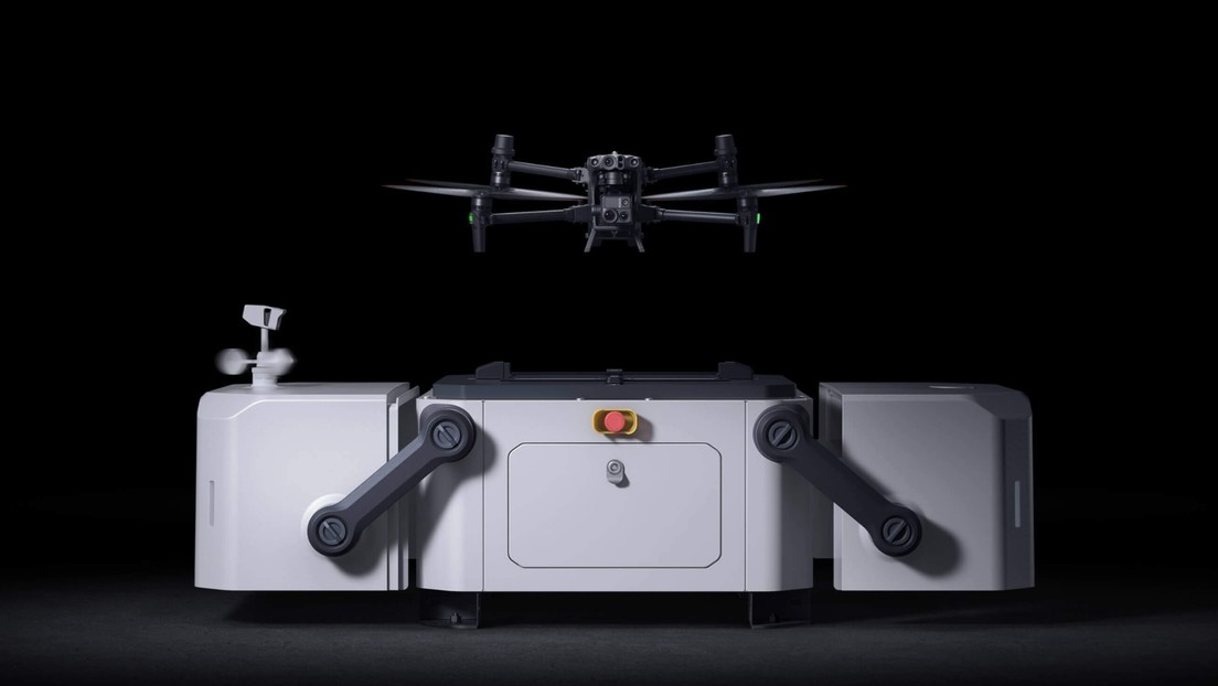 Presentan un dron que cabe dentro de una maleta y puede volar en duras condiciones meteorológicas (VIDEO)