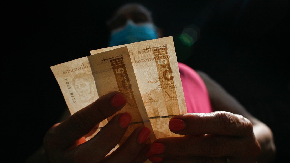 El uso del bolívar gana terreno frente al dólar después de años de precipitada devaluación: ¿qué pasa en la economía venezolana?