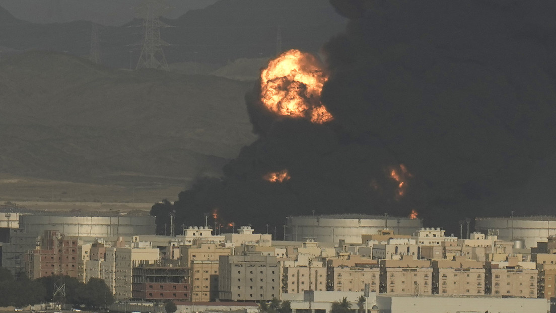 Se produce un incendio en una refinería de Aramco en Arabia Saudita (VIDEO)