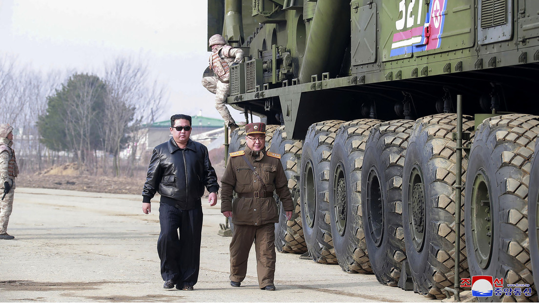 Kim Jong-un promete desarrollar más "poderosos medios de ataque", luego del lanzamiento del nuevo misil balístico de largo alcance Hwasong-17