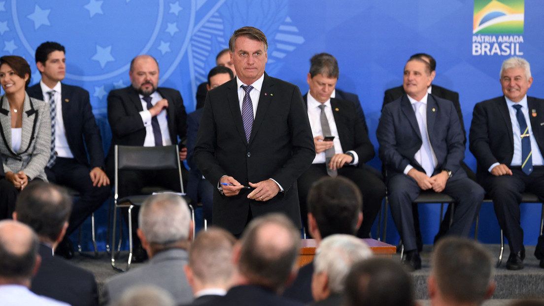 Bolsonaro cambia a nueve ministros de su Gobierno que participarán en las elecciones de octubre en un acto en el que defendió la dictadura militar