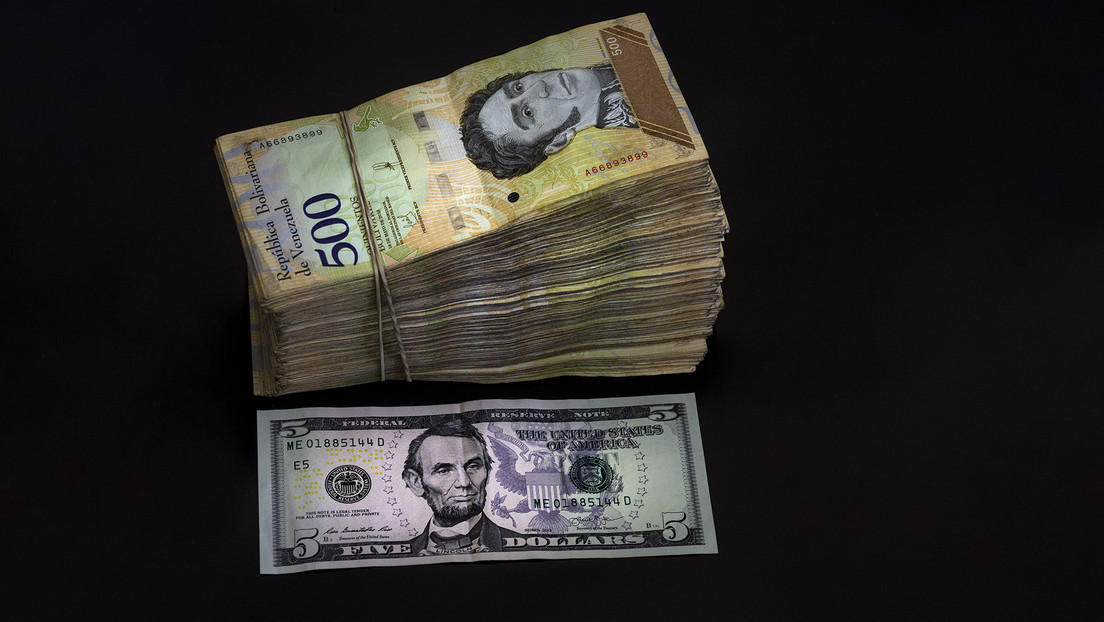 ¿Una medida para revertir la dolarización? Qué hay detrás del nuevo impuesto a las divisas en Venezuela