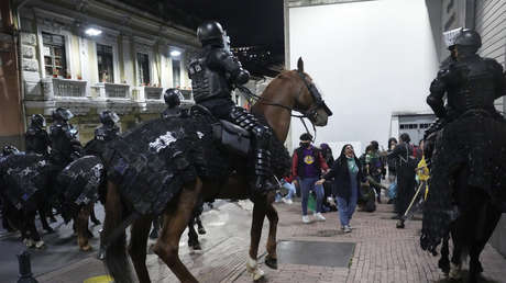 Human Rights Watch pide a Ecuador investigar los abusos policiales durante las marchas por el Día de la Mujer