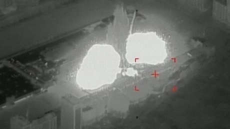 Rusia muestra un ataque con armas de alta precisión contra un centro comercial reconvertido en almacén militar en Ucrania