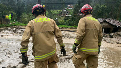 Un aluvión en Ecuador deja cuatro muertos y al menos 10 heridos mientras continúan las labores de rescate entre los escombros