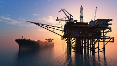 Reportan que EE.UU. evalúa realizar la mayor liberación de petróleo de sus reservas de emergencia de la historia en un intento por reducir los precios