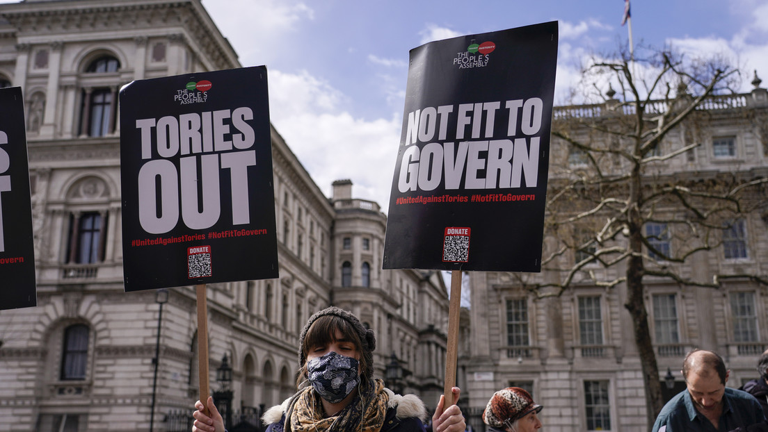 VIDEO: Cientos de personas salen a las calles en Reino Unido para protestar contra los altos precios de la energía