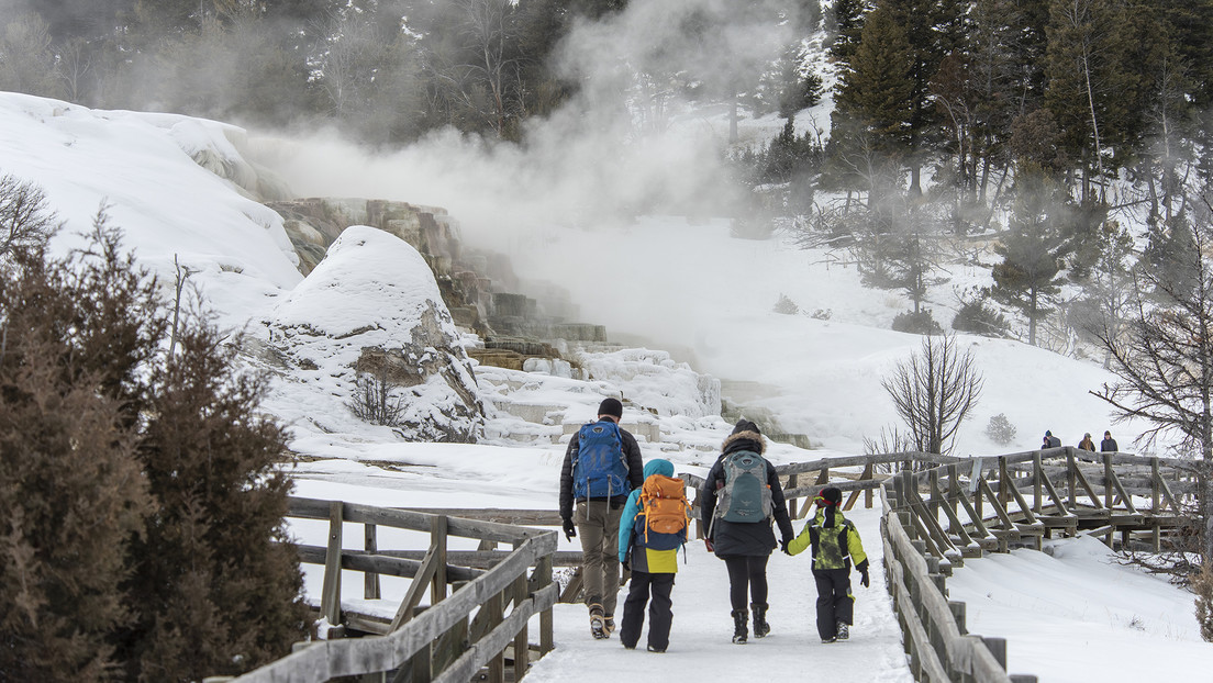 El parque Yellowstone ofrece un pase de entrada válido para el año 2172 a cambio de donaciones de 1.500 dólares