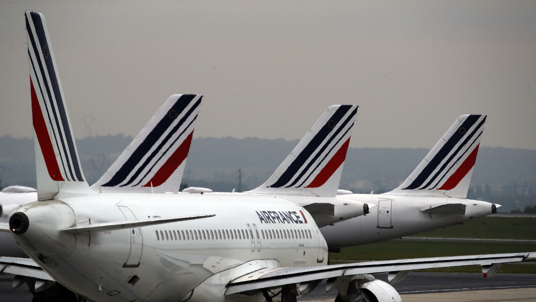 Investigan un "incidente grave" con un Boeing 777 que "se volvió loco" y sufrió problemas de control al intentar aterrizar en París