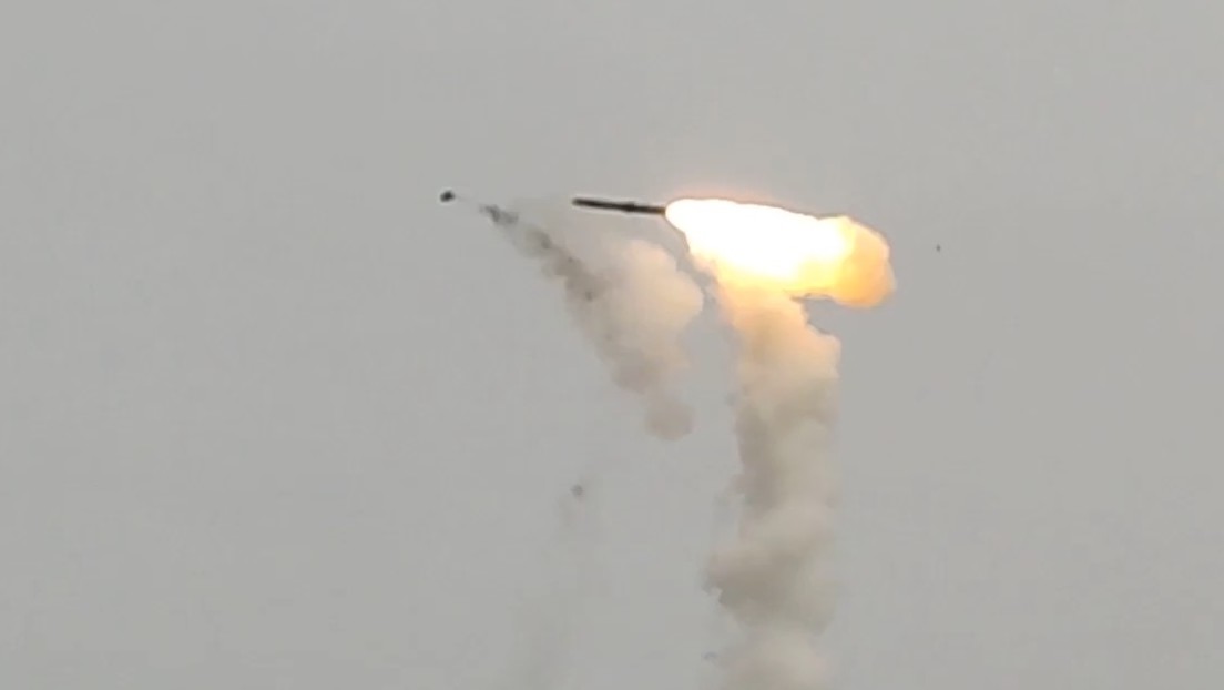 VIDEO: El sistema ruso Bastión en el mar Negro lanza un misil Onix de alta precisión contra una base de adiestramiento militar en Ucrania
