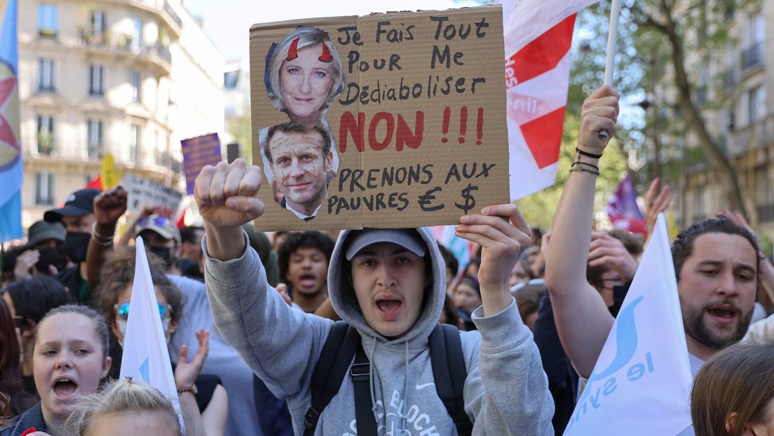 VIDEO: Miles de franceses protestan contra los candidatos a la presidencia del país, Emmanuel Macron y Marine Le Pen
