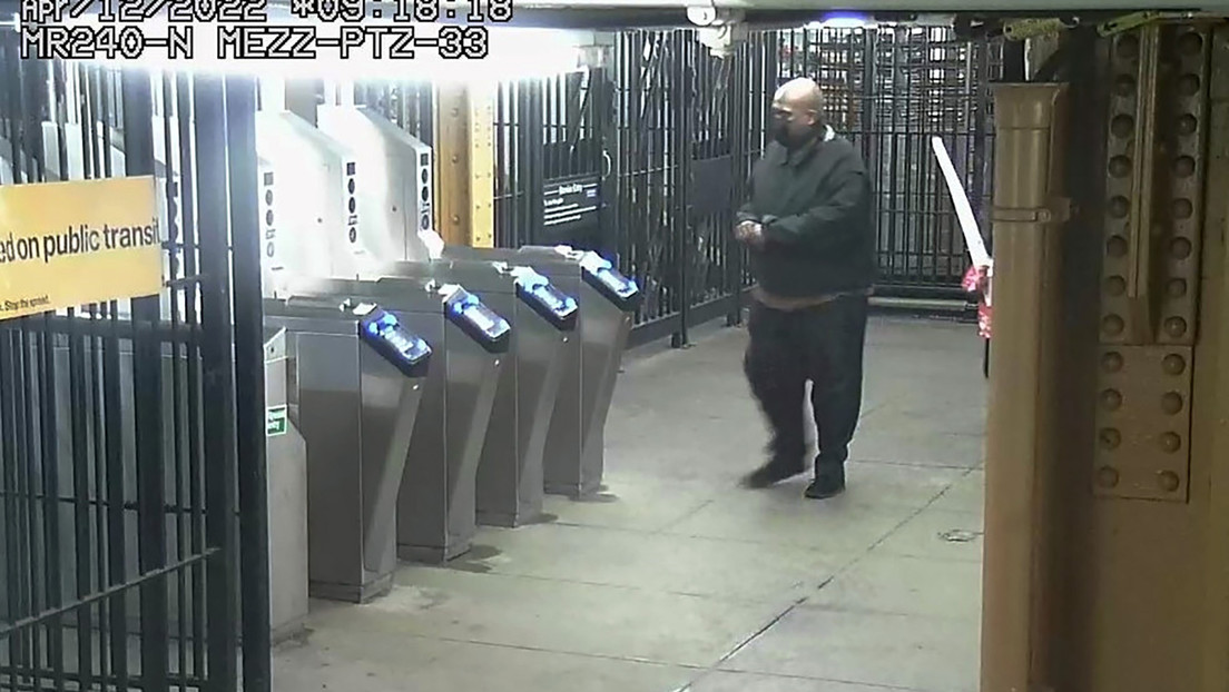 Cinco testigos compartirán 50.000 dólares por proveer datos sobre el autor del tiroteo en el metro de Nueva York