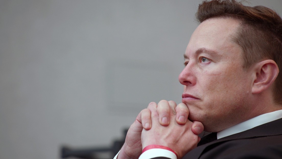 El tuit de Elon Musk sobre privatizar Tesla con "financiamiento asegurado" era falso, según nuevos documentos judiciales