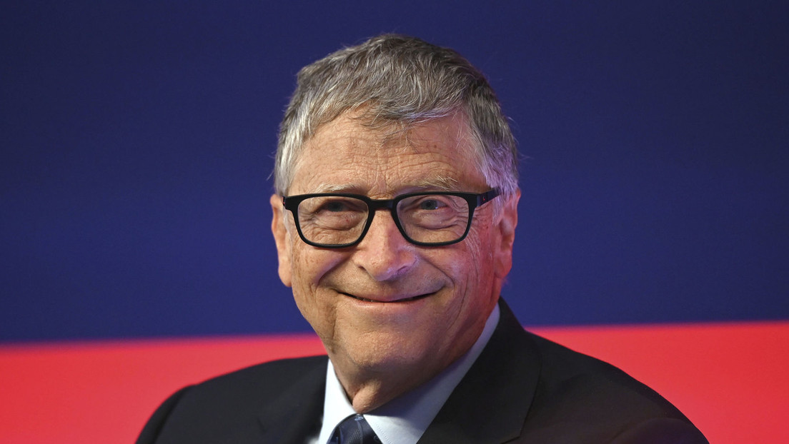El jefe de la OMS elogia el libro de Bill Gates sobre la "siguiente pandemia"
