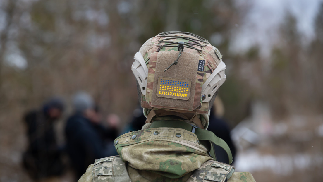 Un excolaborador del canal estadounidense MSNBC anuncia en directo haberse alistado a la legión internacional de Ucrania