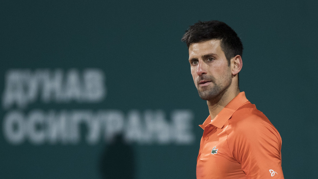 "Me parece una locura":  Djokovic critica la decisión de los organizadores de los torneos de Wimbledon de suspender a los tenistas rusos y bielorrusos