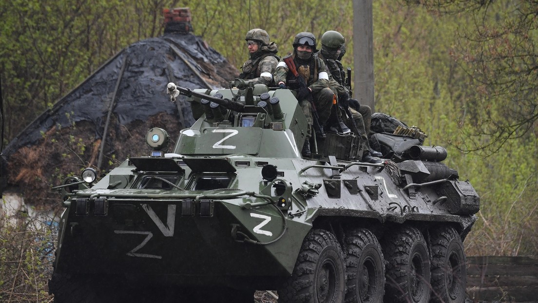 El Ministerio de Defensa de Rusia anuncia que Kiev planea escenificar el saqueo de un pueblo ucraniano haciéndose pasar por tropas rusas