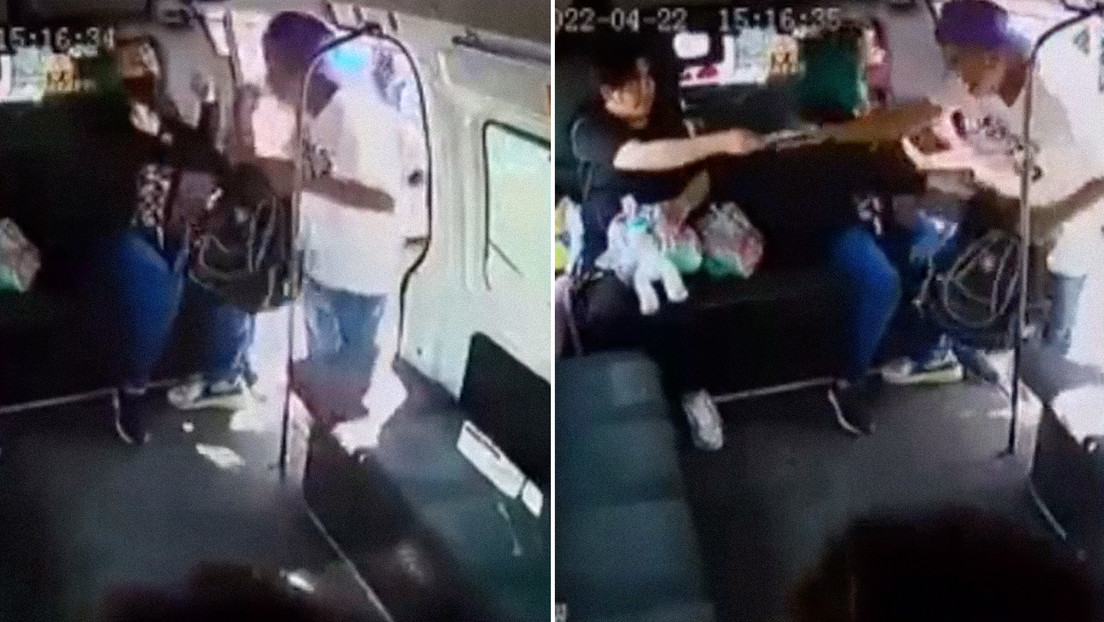 VIDEO: Una joven forcejea para impedir que le roben su mochila con su "tarea" durante un asalto en un autobús en México