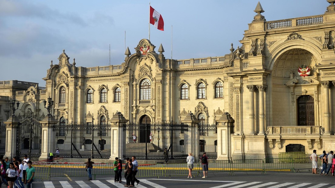 El ministro de Economía de Perú no apoya el proyecto del Gobierno de abrir un referéndum para cambiar la Constitución