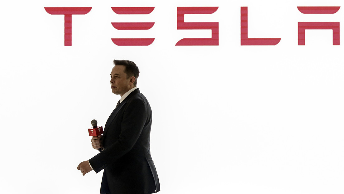 Elon Musk vende 4.000 millones de dólares en acciones de Tesla