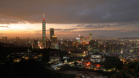 Una televisión taiwanesa reporta erróneamente un ataque con misiles de China a la isla y luego se disculpa diciendo que "no hay necesidad de pánico"