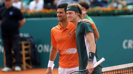 El tenista ruso Andréi Rubliov vence a Novak Djokovic y gana el Abierto de Serbia de la ATP