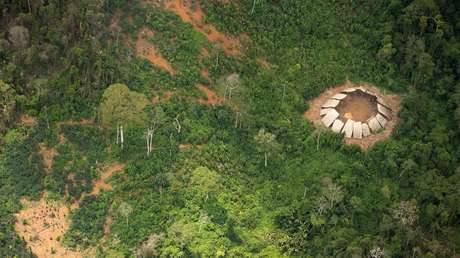 Un líder indígena denuncia que una niña yanomami de 12 años murió tras ser violada por mineros ilegales en Brasil