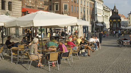 Este es el primer país del mundo que suspende su programa de vacunación contra el covid-19