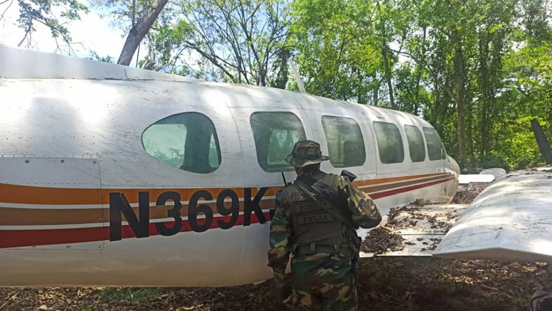 Venezuela inhabilita 24 pistas aéreas usadas por grupos narcotraficantes colombianos en un operativo con 3.500 militares
