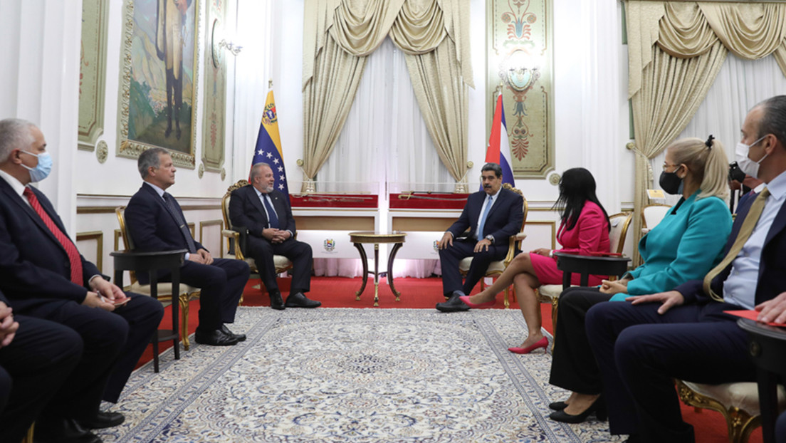 Maduro anuncia que Venezuela y Cuba iniciarán una "refundación profunda" de su cooperación bilateral