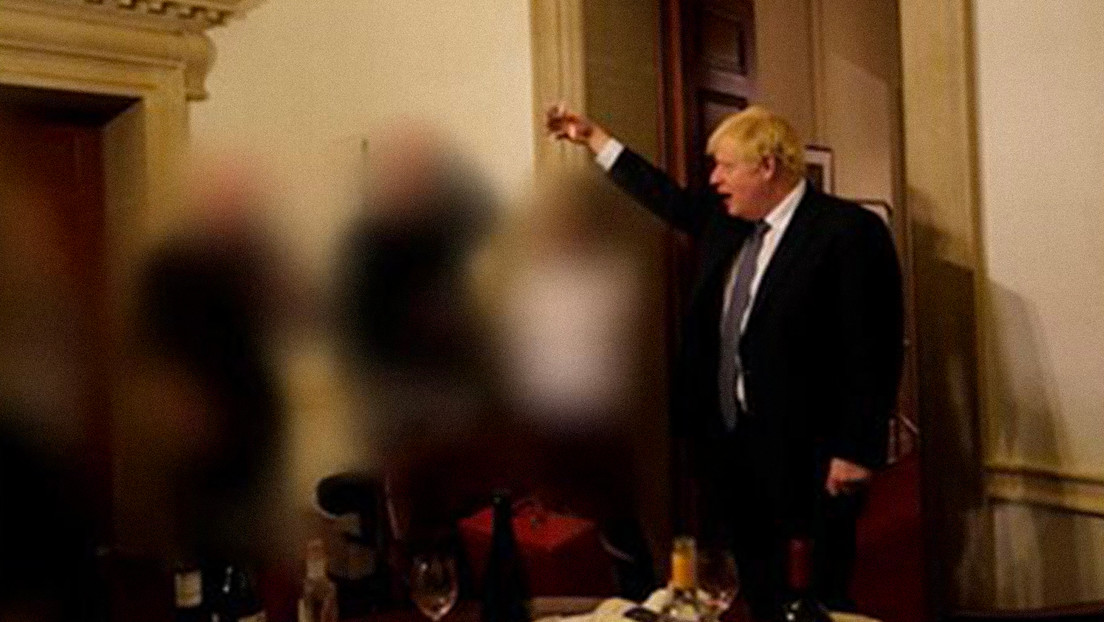 Londres publica el informe que culpa a "líderes de alto rango" por las fiestas en la oficina de Boris Johnson en plena pandemia