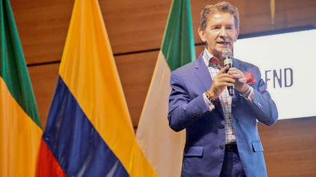 Luis Pérez renuncia a su controvertida candidatura presidencial en Colombia y dice que en la campaña solo caben los extremos