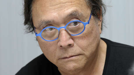 Robert Kiyosaki pronostica que el bitcóin tocará "fondo" antes de volver a subir porque "EE.UU. está liderado por los tres chiflados"
