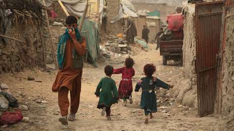 El número de desplazados forzosos en el mundo superó por primera vez 100 millones de personas, advierte la ONU