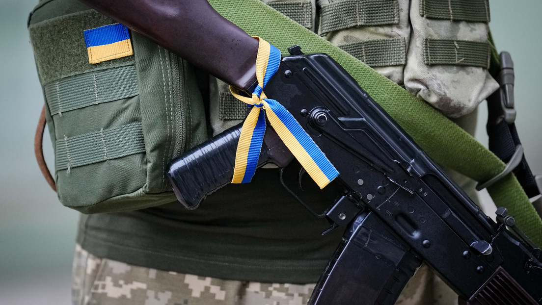 '¿Tiro por la culata?': Funcionarios policiales advierten que armas enviadas a Ucrania pueden acabar en manos de bandas europeas